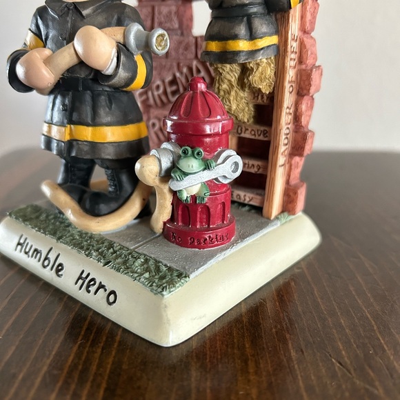 Zingle-Berry Humble Hero Firefighter Decor - Picture 8 of 9